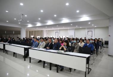 致敬勞模 - “點(diǎn)贊”我心目中的勞模，讓勞模精神發(fā)光！